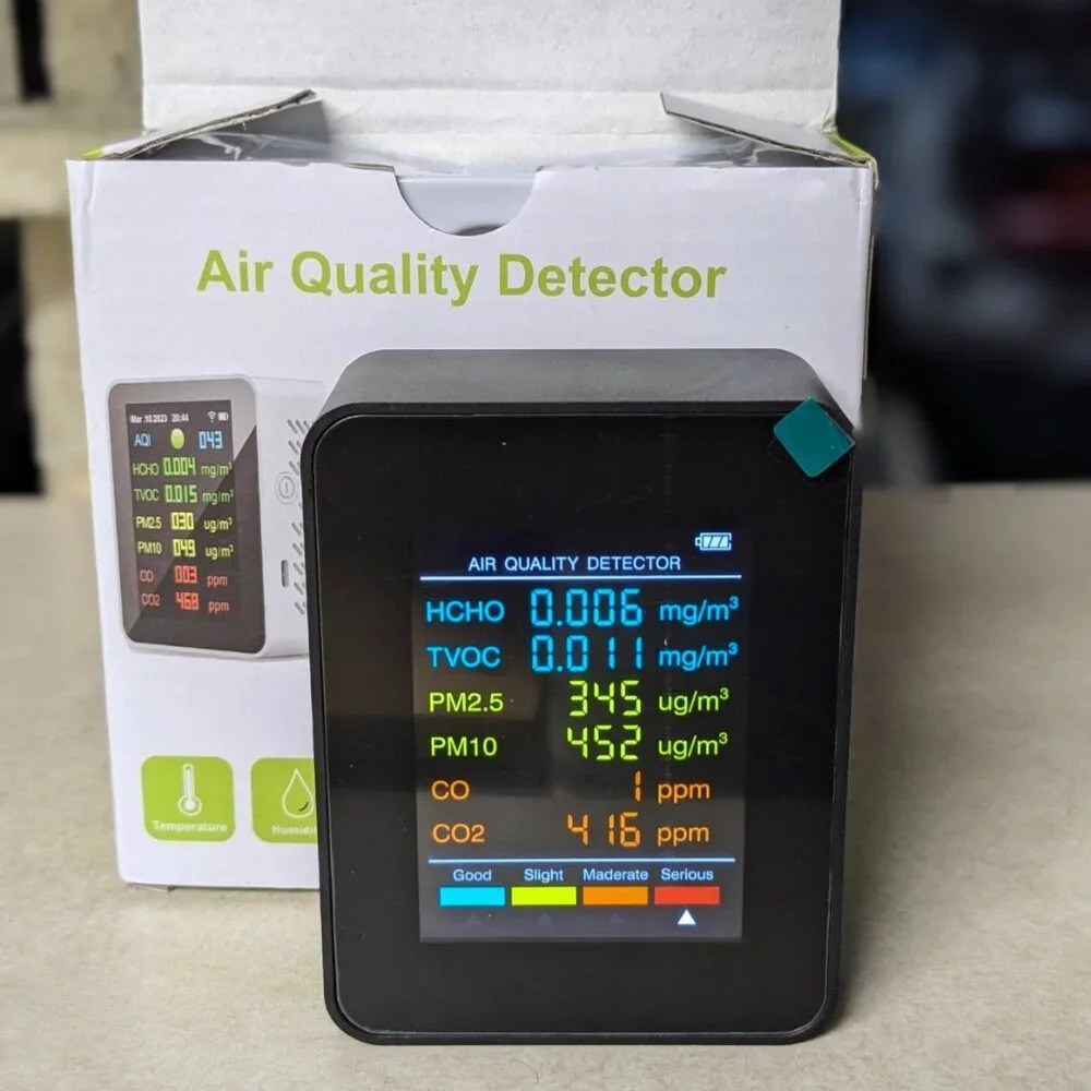 Air quality meter, rechargable, portable, black